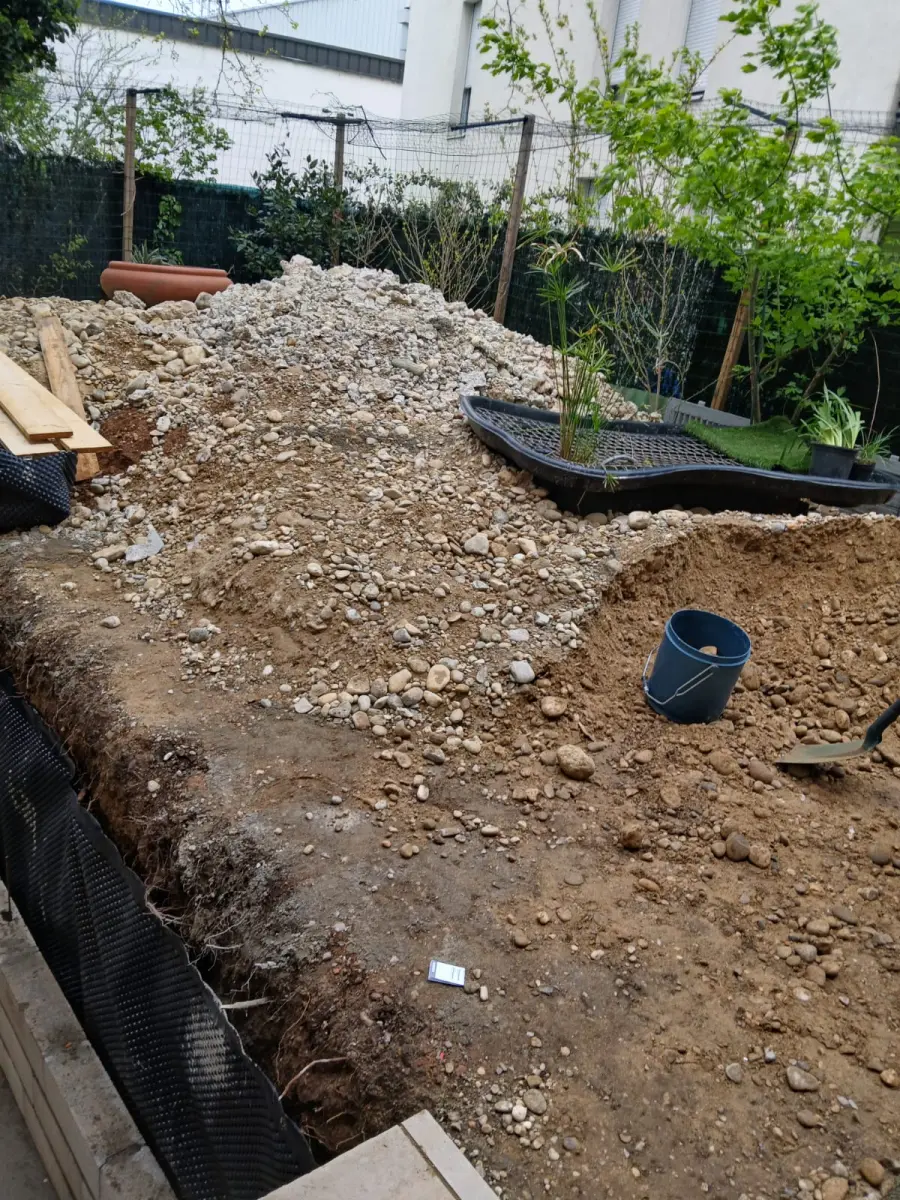 Évacuation de terre et de gravats dans un jardin à Villeurbanne – photo 4