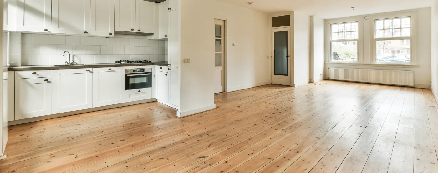 Logement vide et propre après un débarras à Saint-Étienne